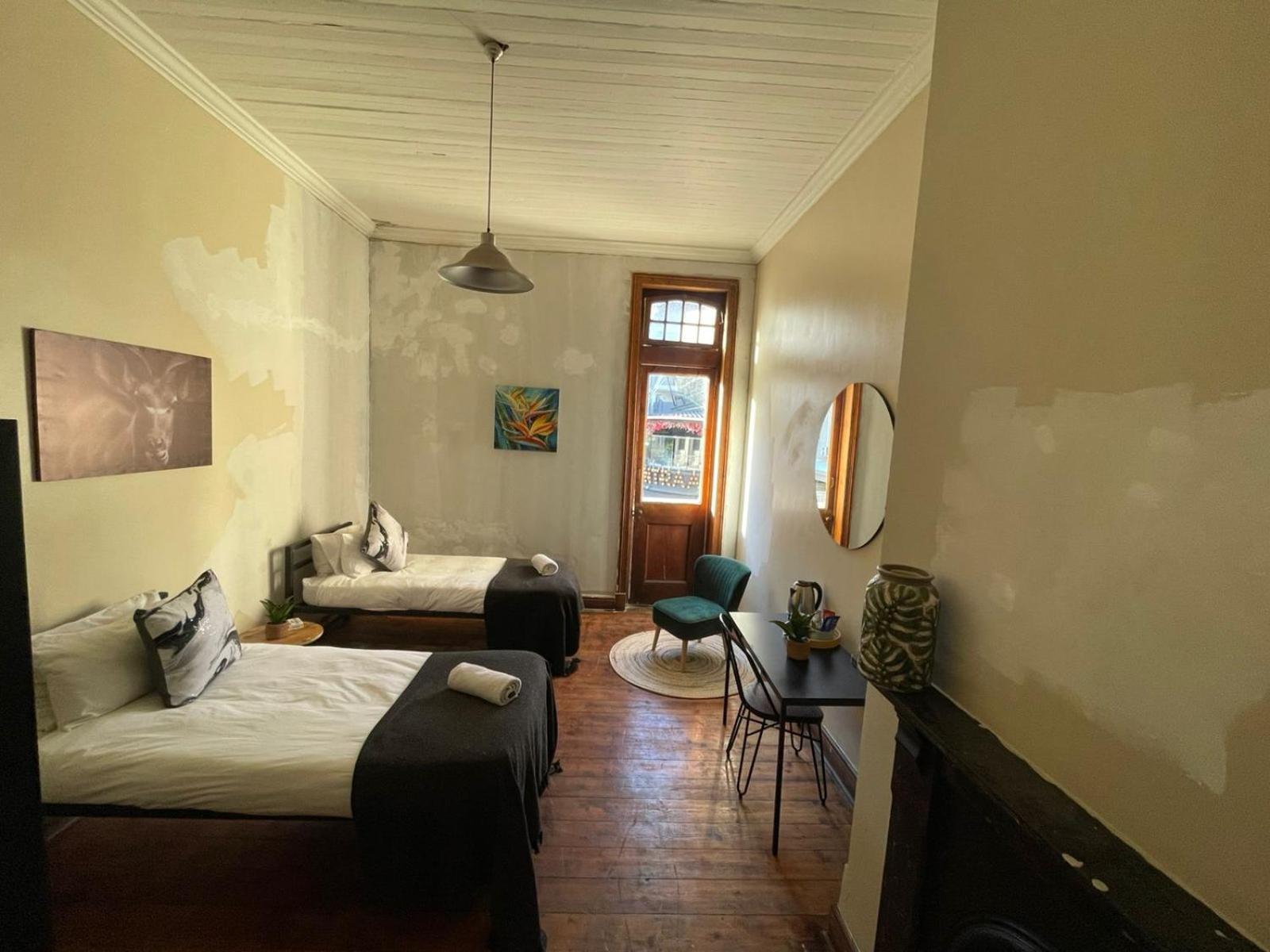 Wobbly Warthog Hotel Cape Town